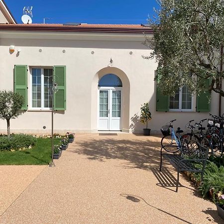 Villino Micol Camere A Due Passi Dal Mare Marina Di Carrara Eksteriør bilde